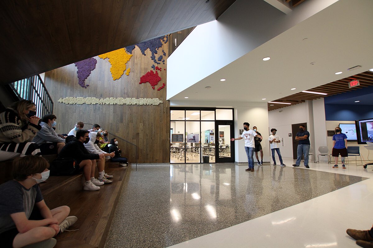 AlcuinSchool's tweet photo. The Alcuin Improv Club served up some laughs with lunch today as Upper School students and faculty dropped by to see their performance. https://t.co/OoDlZLvjDo