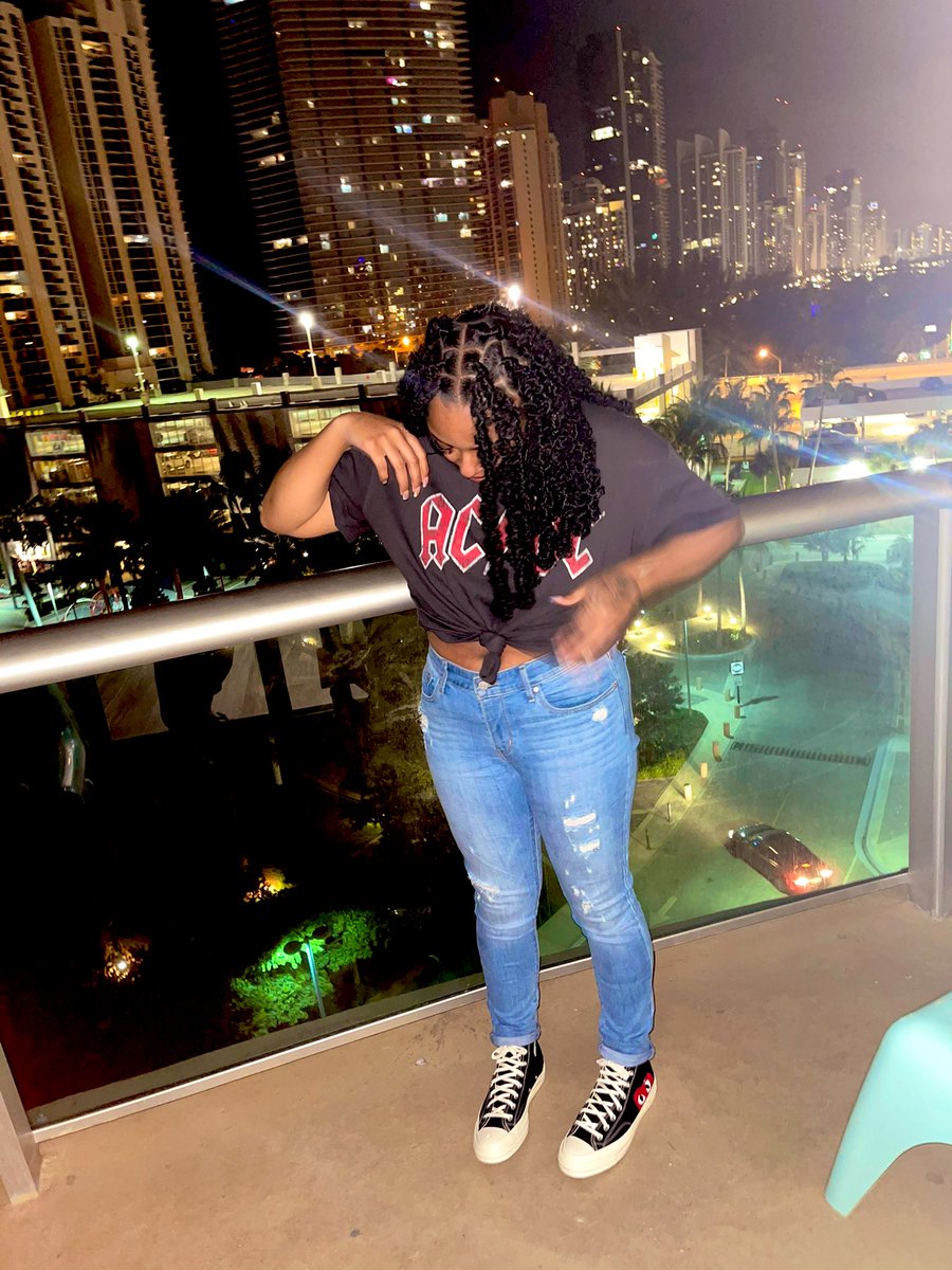 emanenaeema's tweet image. guess I’ll drop these on here too 🖤