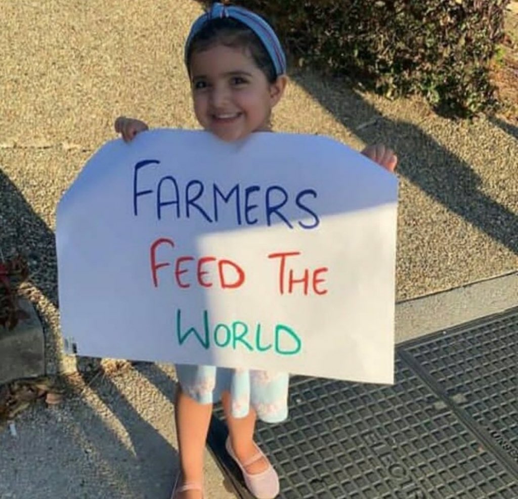 Davinder_7's tweet photo. Farmer’s feed the world 
FarmersAreLifeLine 

#Black_Day_Of_Farmers

#6MonthsOfFarmersProtest

#NationalBlackDay https://t.co/h4a1OusY44