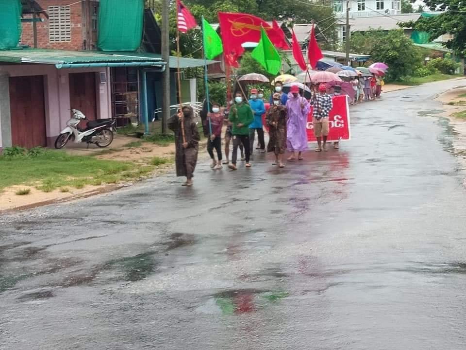 An anti-military protest took place on May 26 in Maungmakan village, Launglone Township,Dawei District, in Tanintharyi Division.
#May26Coup #WhatsHappeningInMyanmar
