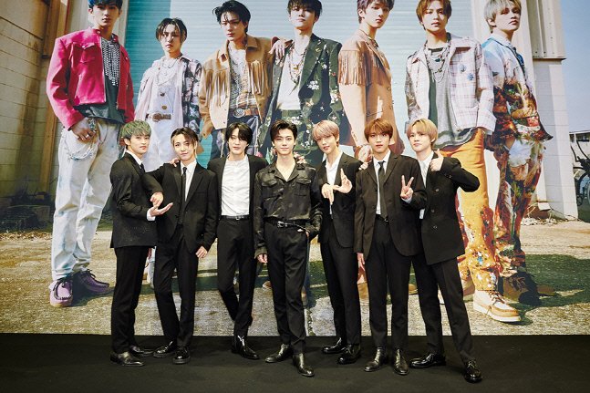 Full album pertama #NCTDREAM "Hot Sauce" terjual 2.040.360 eksemplar hingga tanggal 25 Mei, menjadi satu juta penjual dalam seminggu setelah dirilis, dan menjadi dua juta penjual hanya dalam 16 hari.

Congrats <a href="/NCTsmtown_DREAM/">NCT DREAM</a>!
#7DREAM_DOUBLE_MILLION_SELLER