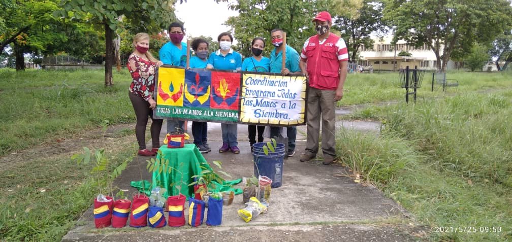 plancafezeb's tweet photo. En el marco de la ruta Bucentenario de la Batalla de Carabobo. El Programa todas las Mános a la Siembra Barinas ZEB.impulsando los Bosques Bicentenario Plaza Jose A. Paez. @zebarinas05 @PTMSNACIONAL @eduardopiate2 @MPPEDUCACION https://t.co/riyoyj1R4S