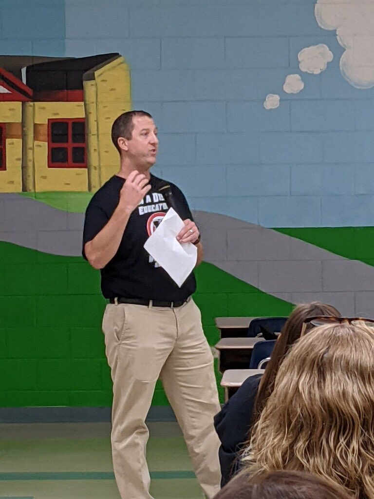 Mmhappold's tweet photo. It was great to have Dr. Rowe come to Martin to recognize all the hard work out staff has done this school year. Being together for a short meeting was a great way to end the year. We appreciate all that you do for D158 Dr. Rowe! @Dist158 @martinhusky158 #MartinShines. https://t.co/Fnc82HinjT