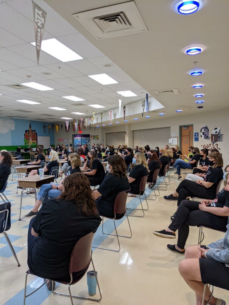 Mmhappold's tweet photo. It was great to have Dr. Rowe come to Martin to recognize all the hard work out staff has done this school year. Being together for a short meeting was a great way to end the year. We appreciate all that you do for D158 Dr. Rowe! @Dist158 @martinhusky158 #MartinShines. https://t.co/Fnc82HinjT
