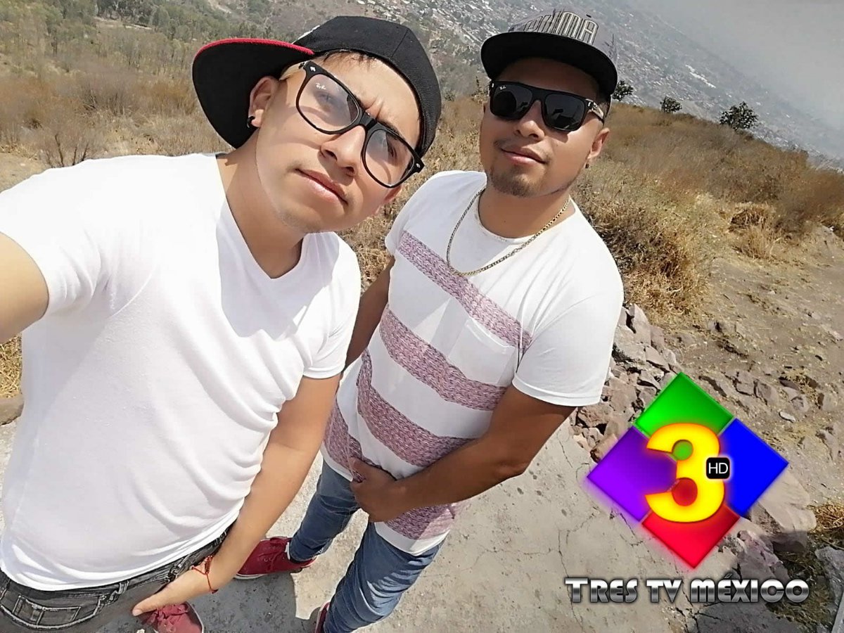 onlyfredds_22's tweet photo. #ConociendoMexico (Cap: 2) Nuestros talentos #Alfredd y #Bob se fueron a conocer la cima del cerro de #SantaMariaAuxiliadora en la #SierraDeGuadalupe en #Coacalco / #Tultitlan #EstadodeMexico. ¡Acompáñalos en esta aventura y mira lo que encontraron! #DeViaje #Mexico #TresTvMexico https://t.co/kgdAJdrFTR