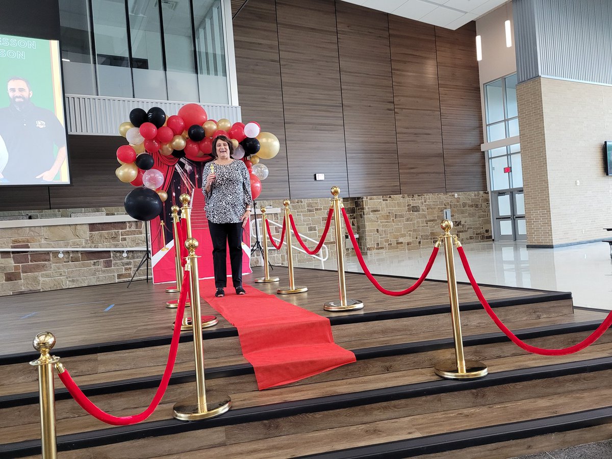 PhilTweaton's tweet photo. @lakecreek_stuco hosted the 1st Annual End of Year Teacher Oscars. So much fun! @RiceLCHS , thank you! #bestyear3 #lakecreeklions @MISDNews @LakeCreekAdmin https://t.co/bZvk5QZWkE