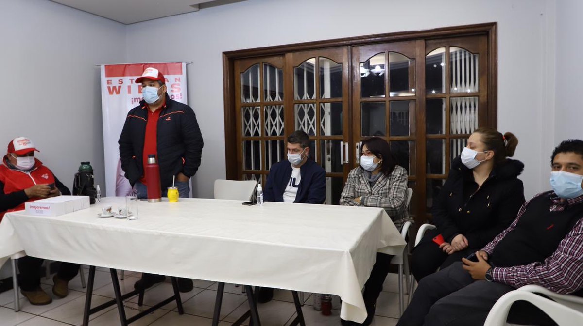 totoclerch's tweet photo. Compartimos una amena reunión con los apoderados electorales de la lista 39 RUC.
Preparándonos para el 20 de junio.💪
#EstebanWiensIntendente🇵🇾
#Lista39🚩
#Mejoremos ✔
@RGVGobernador https://t.co/NqZFEhERkM