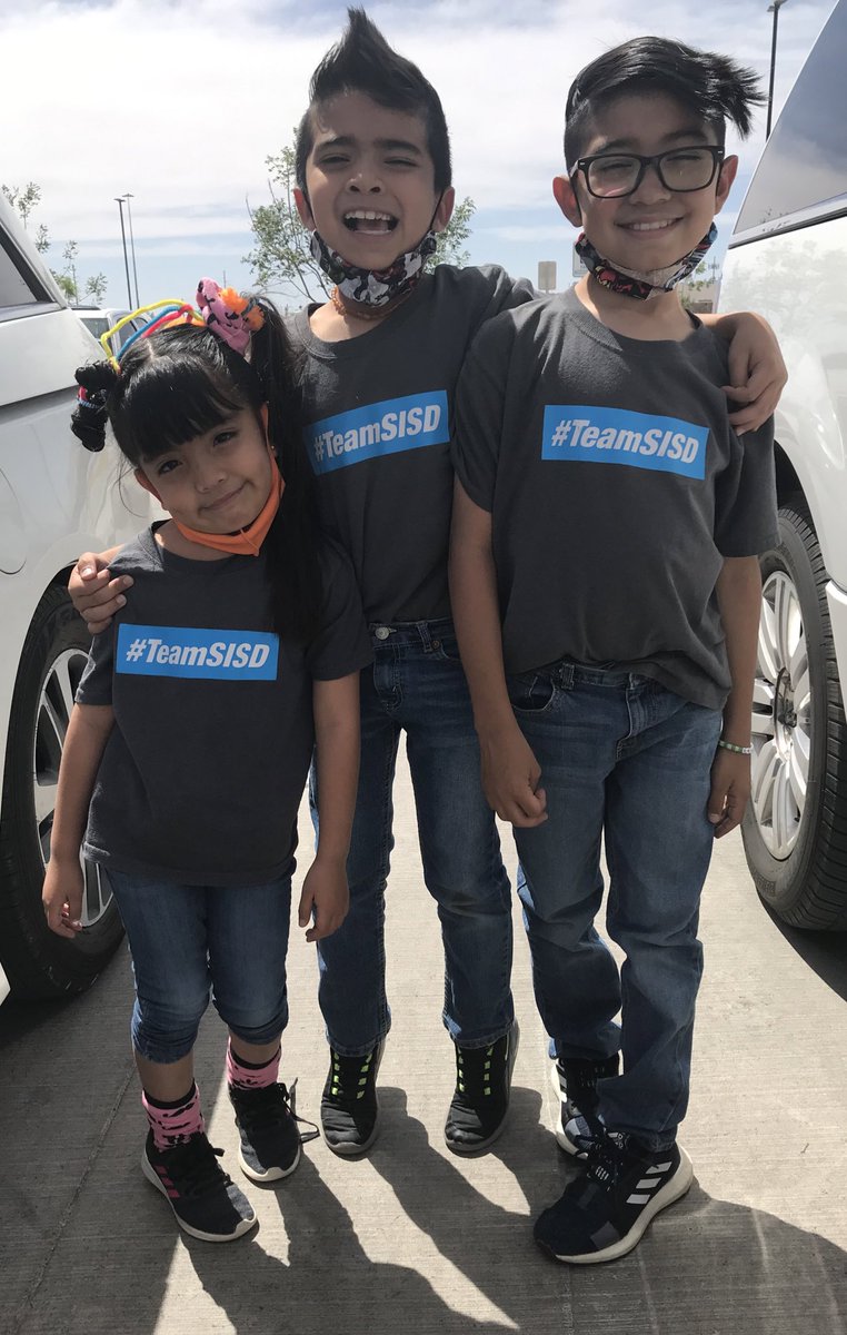 shinancyo's tweet photo. What a Great crazy week! Crazy hair day, twin day, ceremonies and awards.... and still more to come!!
#ShookHasHeart #AHonorRoll #DualLanguageAcademy @DSShook_ES @DwsNcastro https://t.co/rewJE86eCZ