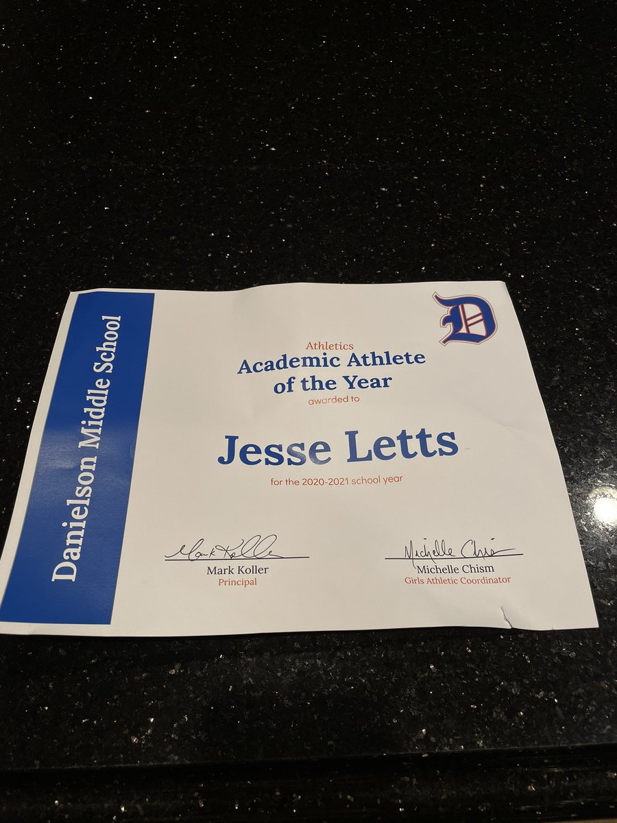newyorkletts's tweet photo. So happy for Jesse and her commitment to have a successful 8th grade year! On to Glenn High School 🏐 @DanielsonMiddle https://t.co/mL0CjbgF7s