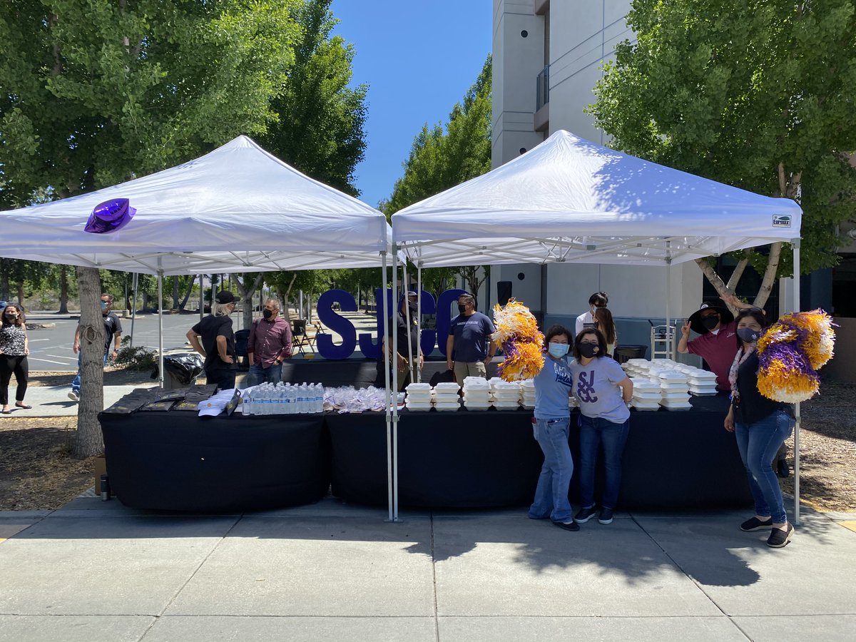 R_TomanengEdD's tweet photo. Day 2 of showing π to our #ClassifiedProfessionals w/ a Drive Thru and Drive In #BBQ lunch w/ #SJCC100 & Classified Senate swag! πto our colleagues for all that you do to support students, faculty, and managers! #SJCCBrilliant @SJCityCollege @sjccxmilpitas @OfficialSJECCD https://t.co/qvVHC0iIgE
