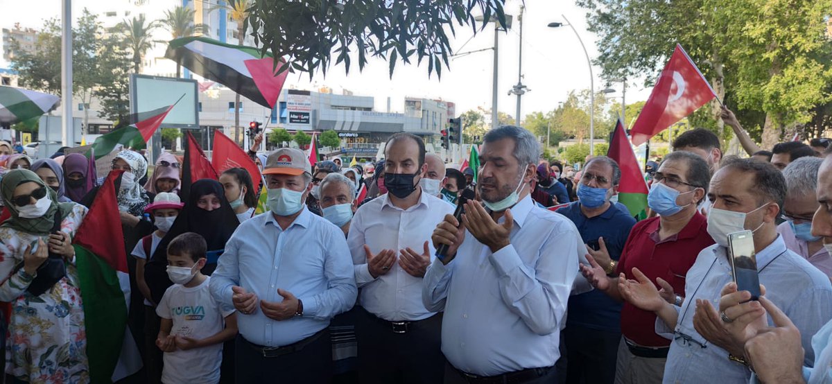 kudus_platformu's tweet photo. Özgür Kudüs Yürüyüşü #Antalya @kudus_platformu #Kudüs ve #MescidiAksa dostu Antalyalıların yoğun ilgi ve katılımlarıyla bugün gerçekleştirildi.
#SONDAKIKA
#GenocideinGaza
#IsraelTerrorist 
#FreePalestine 
#SavePalestine  
#PalestineUnderAttack
#Palestine https://t.co/yCNsihrlNQ