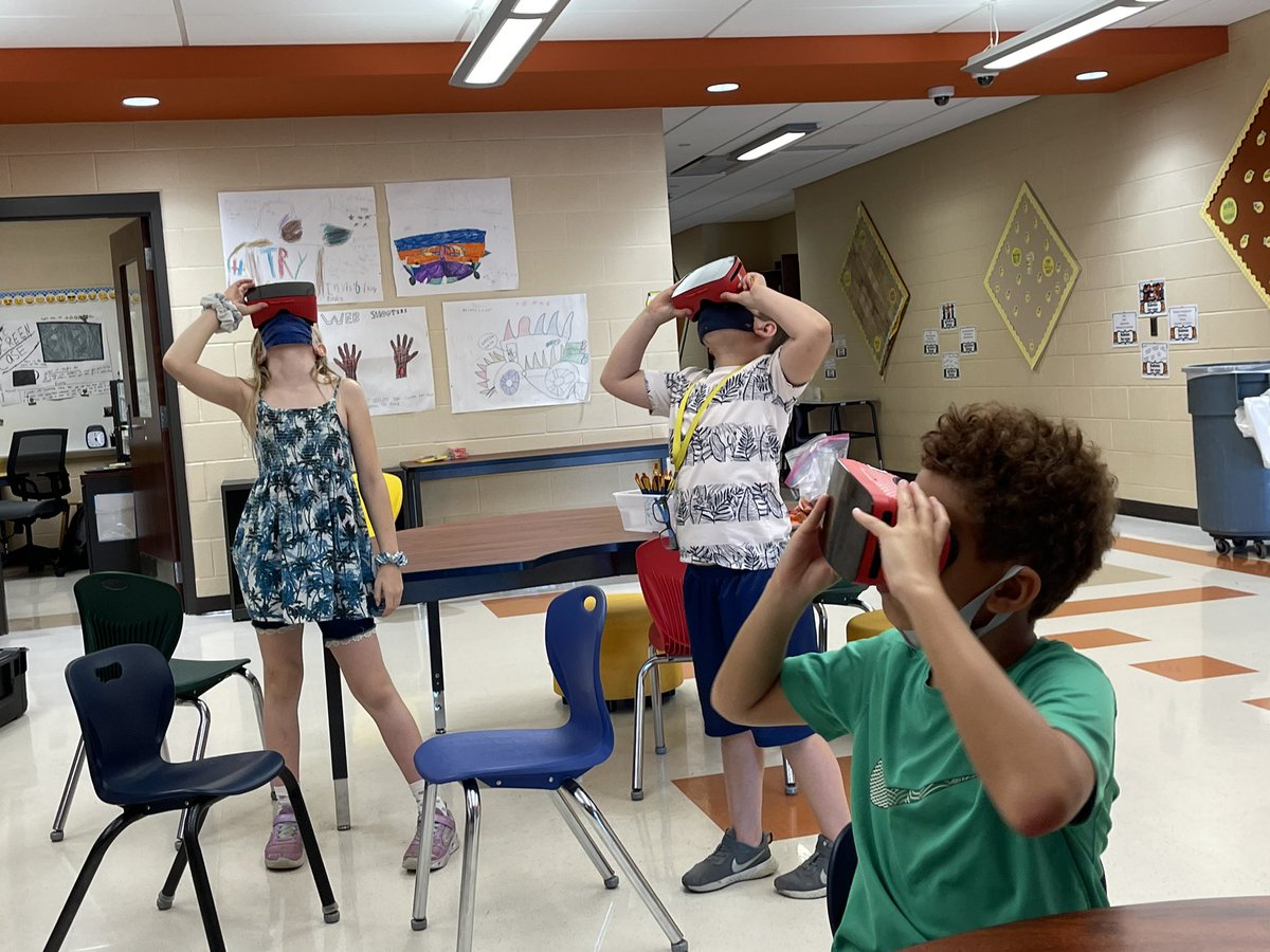 MrsPaden1st's tweet image. Exploring the world with VR goggles &amp;amp; these amazing third graders!! 💙💛🚀 @StreetsboroES @thomsonlori @mr_stitzel #rocketexplorers #rockettech