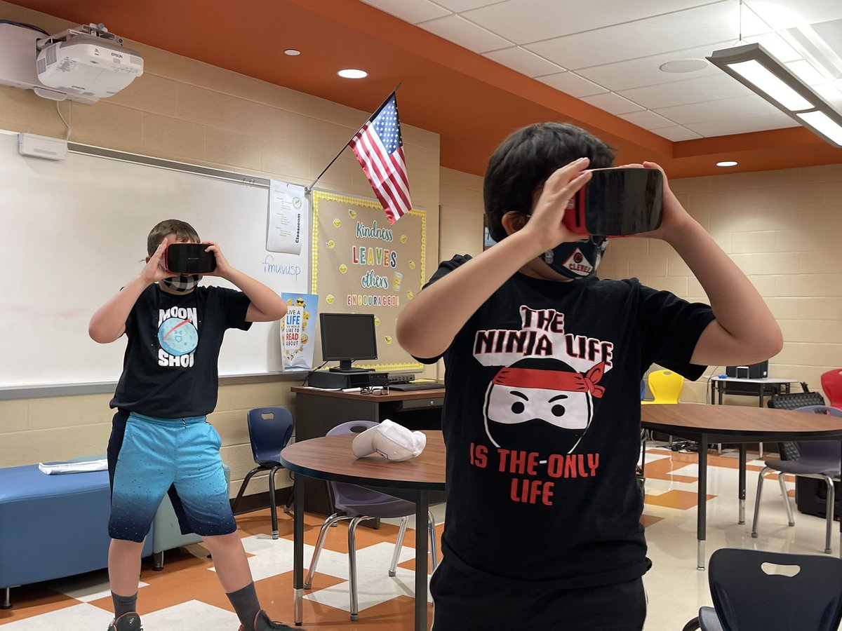 MrsPaden1st's tweet image. Exploring the world with VR goggles &amp;amp; these amazing third graders!! 💙💛🚀 @StreetsboroES @thomsonlori @mr_stitzel #rocketexplorers #rockettech