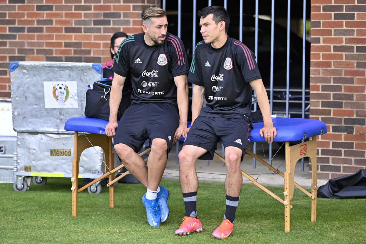 A lot of quality in one 📸!!!😬🇲🇽🔥

<a href="/HHerreramex/">Héctor Herrera</a> and <a href="/HirvingLozano70/">Hirving Lozano</a> getting ready for today's training!!!😈🤩💪🏽

#PasiónyOrgullo | #FMFporNuestroFútbol