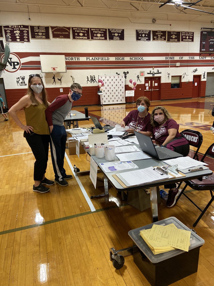 Our <a href="/NPSD_MS/">NPSD_MS</a> and <a href="/NPHS_Canucks/">North Plainfield HS</a> nurses lending a hand at our COVID vaccination clinic today! Thanks to all who helped and attended! @nplain_schools #WorkWithAPurpose