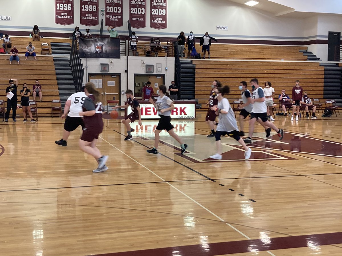 meileen5279's tweet photo. Great night for unified basketball! Way to go Reds! @NewarkAthletics @Newark_HS https://t.co/yqTt8WqAEb