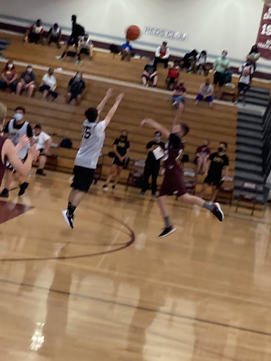 meileen5279's tweet photo. Great night for unified basketball! Way to go Reds! @NewarkAthletics @Newark_HS https://t.co/yqTt8WqAEb