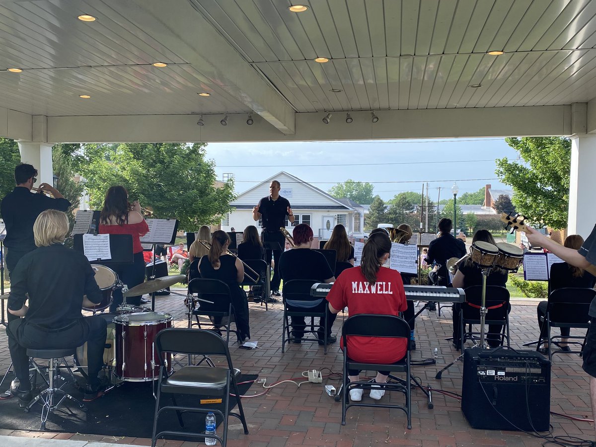 Geneva Rotary hosted the GHS Jazz Band for a night of music at the Rotary Pavilion in downtown Geneva… great to welcome back some wonderful sounds in the late afternoon sunshine!  “G” Pride!
