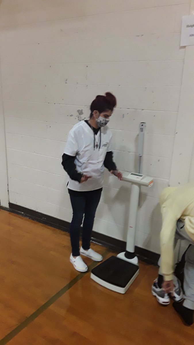 JeamesSailor's tweet photo. @AISD_CTE @EastsideECHS @AISDeWellness It is Health Science 2.0 for these students who are supporting physical exams on our home campus today. What an awesome chance to work on skills for future. #AISDproud #education #PawsUp #FutureIsNow #EMHSPanthers https://t.co/84WIWbUNiQ