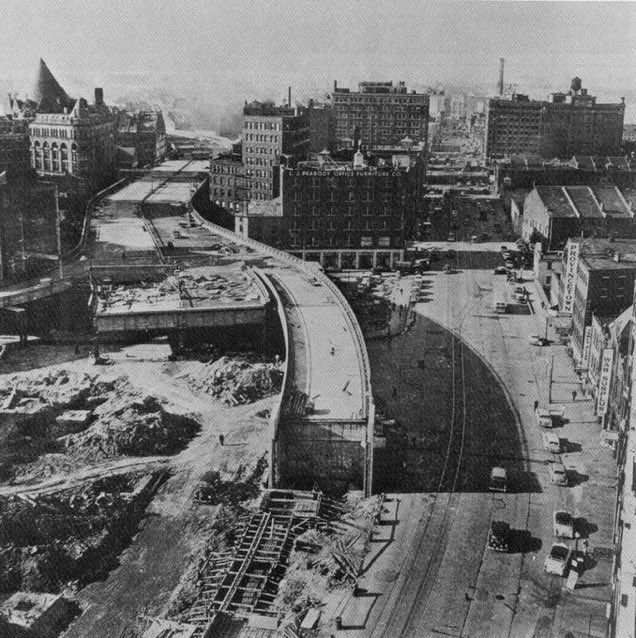 La Meridiana de Barcelona els anys 60’ i l’artèriw central de Boston el 1950 el mateix model, els mateixos errors, les mateixes consequències.
Però…  res és per sempre