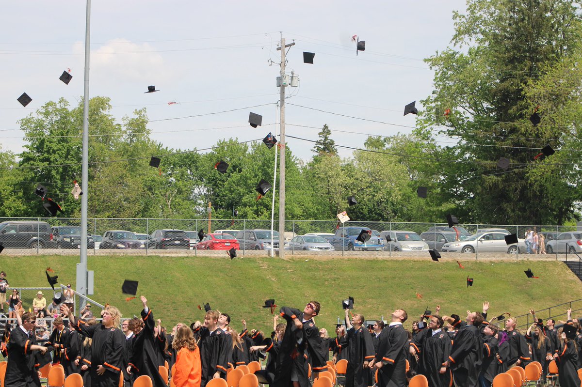 congrats class of 2021. nikki is signing off💕