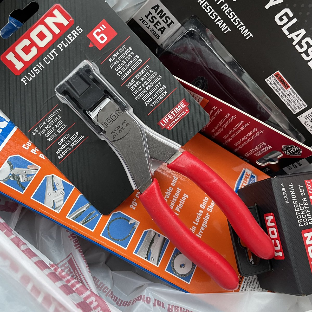 ClientGraphics's tweet image. Picked up these ICON flush cut pliers from @HarborFreight today! Look good and cut nice. #tools #snapon #icon #ziptie #flush
