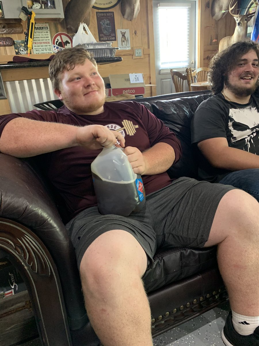 GregJordan12's tweet image. Gotta love lineman: coach I need a glass of tea!#blockdown