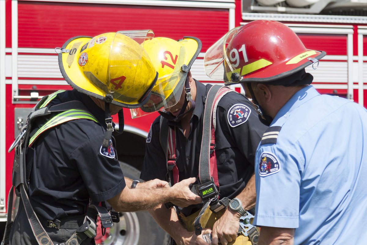 We are appealing for CCTV and dash-cam footage after early morning fire on Columbia Street. nwpolice.org/blog/2021/05/2… #NewWest