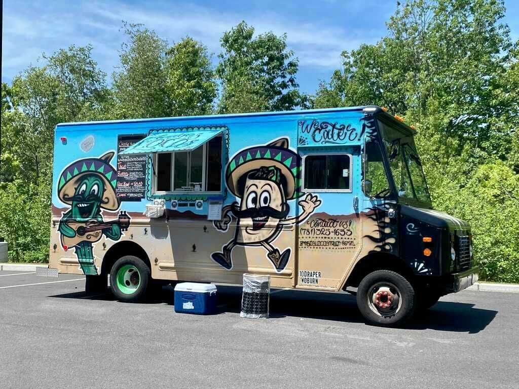 macdougallbio's tweet photo. Today the #MacDougall team finally confirmed the heights of our new colleagues in person and enjoyed a delicious taco, burrito and churro lunch catered by Amigos Locos Food Truck 🌮 https://t.co/dF17yRswiQ