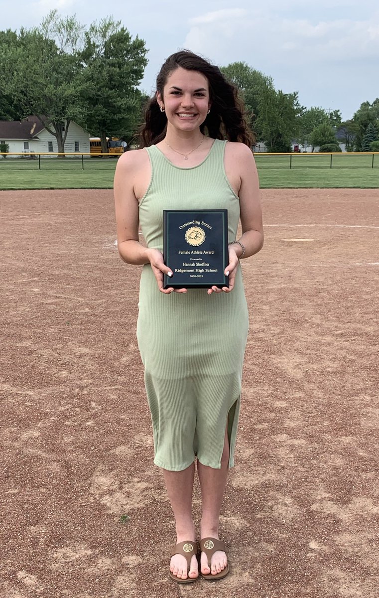 Congratulations to Hannah Shoffner on being named the Outstanding Female Athlete for the class of 2021!! You have had a great career at Ridgemont and good luck at Heidelberg!!!
