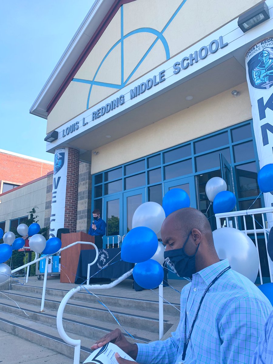 KelynMarmolejo's tweet photo. Itβs a beautiful evening to recognize and celebrate our new NJHS inductees. #LLRMS #KnightNation https://t.co/09eTnppvsI