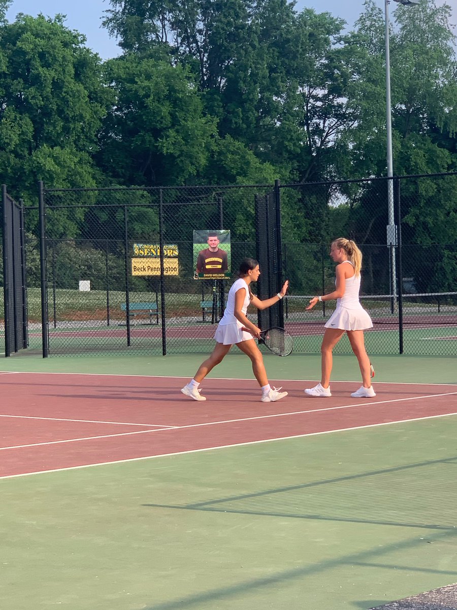 Meghan Martin and Hannah Evans are your 2021 4th Region Girls Doubles Champions! They defeated Young/Crowe 6-2, 6-2 in the final. They are the fifth straight South Warren girls doubles team to win the title.