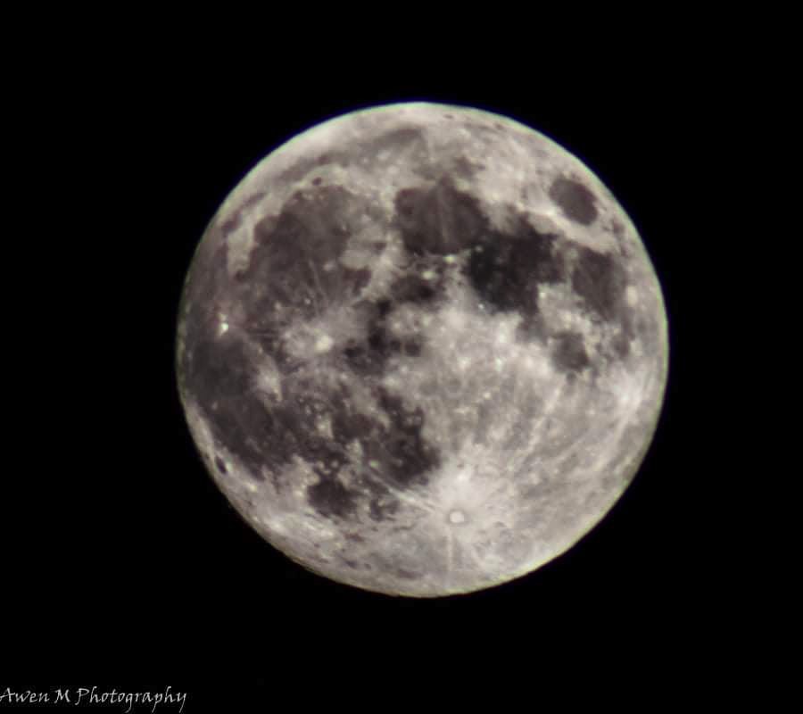 Lleuad gwych heno 😊🌕 Tonight's Supermoon 😊🌕