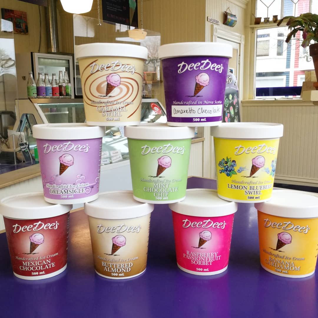 StepUpForLocal's tweet photo. While we're still six feet apart, it's easier than ever to #StepUpForLocal by shopping online or using curbside pickup options 🛒🛍️

📷 (IG):
@DeeDeesIceCream 
Lola's Cafe Brighton
Jo-Brooks Outdoors
@boutiqueGlorius

#StepUpForLocal #SupportLocalSafely https://t.co/BDZ57TBkQj