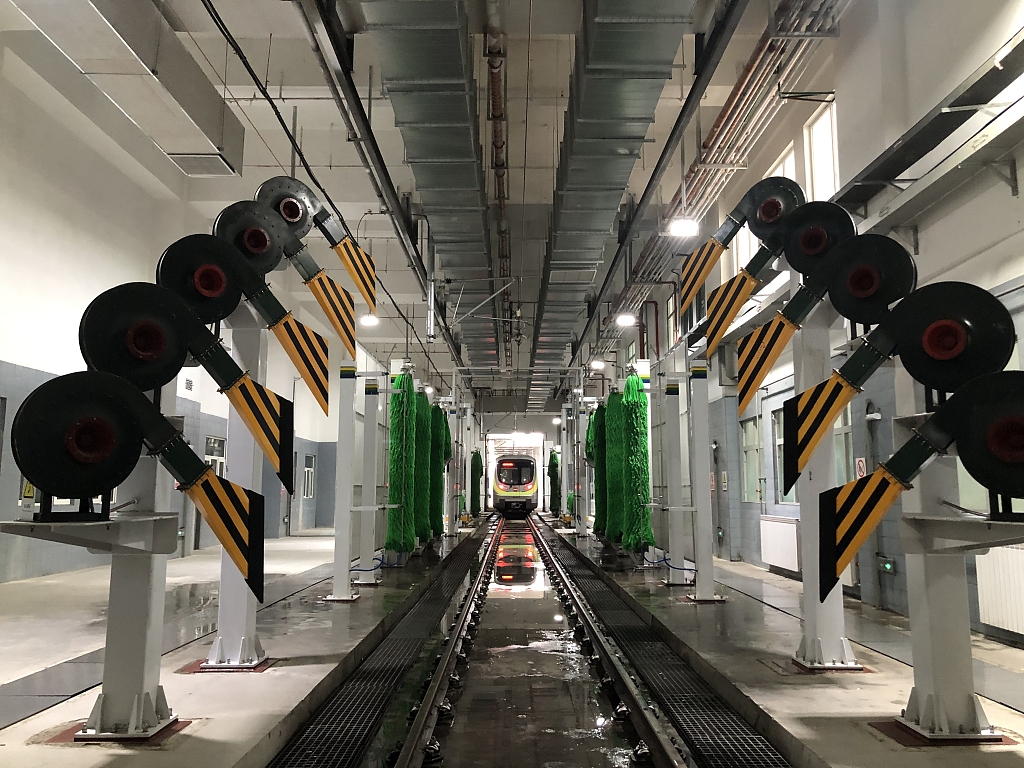 justsmmpro's tweet photo. One more tidbit: The Xi’an subway gets a good cleaning at least twice a month and has its own shower gel. https://t.co/VkpT0LEHYE