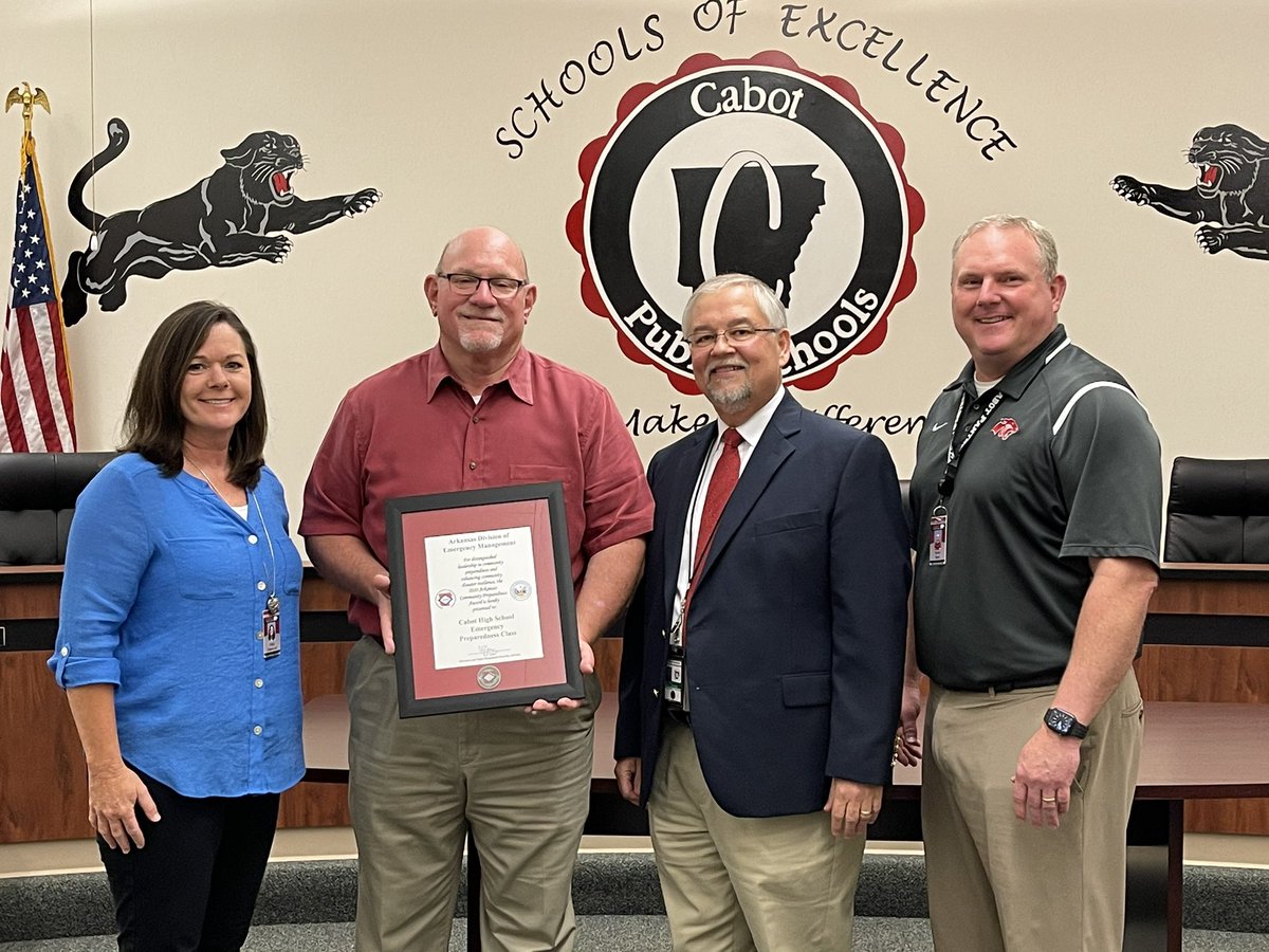 AR_Emergencies's tweet photo. Congratulations to @CabotHigh on being awarded the Outstanding Community Preparedness Award from ADEM.  The students recognized the need for more AEDs and training to help save lives should a cardiac event arise at school.  Good job! https://t.co/I2vcAk41C6