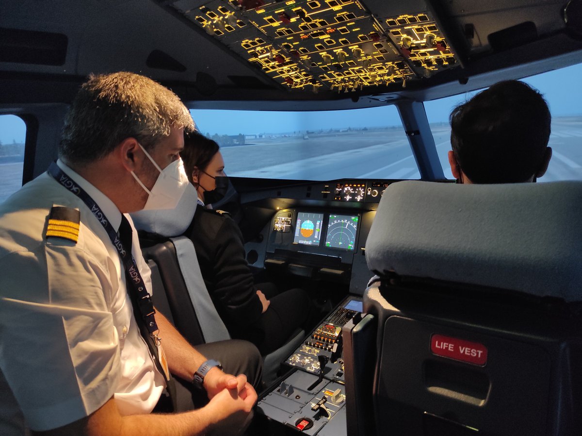 aeroERMO's tweet photo. Global Training Aviation abre las puertas de su sede madrileña a los estudiantes del curso ATPL Integrado de Quality Fly

Más información en: https://t.co/HSfjKICOZd

#AeroErmo #GlobalTrainingAviation #QualityFly #EASA #Centro #Entrenamiento #Pilotos
@GTA_Aviation_ 
@Quality_Fly https://t.co/hKgYQMMSxN