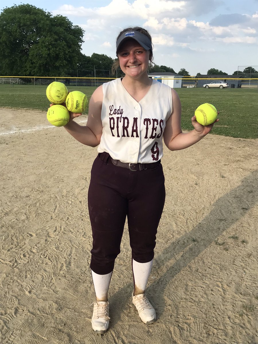 PCLadyPiratesSB's tweet photo. Lady Pirates WIN 6-1 over Gallatin County. We finish tied for 1st in the GEC. Emma Collier (3-3) goes yard THREE times &amp; picks up her 400th strikeout!! Way to go Pope!!  🥎 @_emmaaaaC_ https://t.co/72LNtqY75O