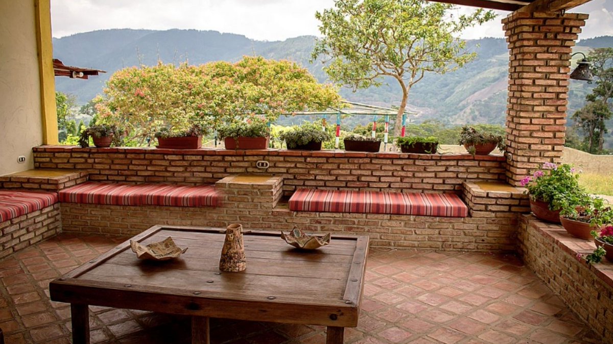 INSUPERABLE
La comodidad y el confort de @posadaloshaticos es insuperable, cada rincón produce paz y armonía ¡No te faltará una riquísima taza de café! 
¡Ven a descansar y a encontrarte con lo mejor de ti!...
circuitodelaexcelencia.com