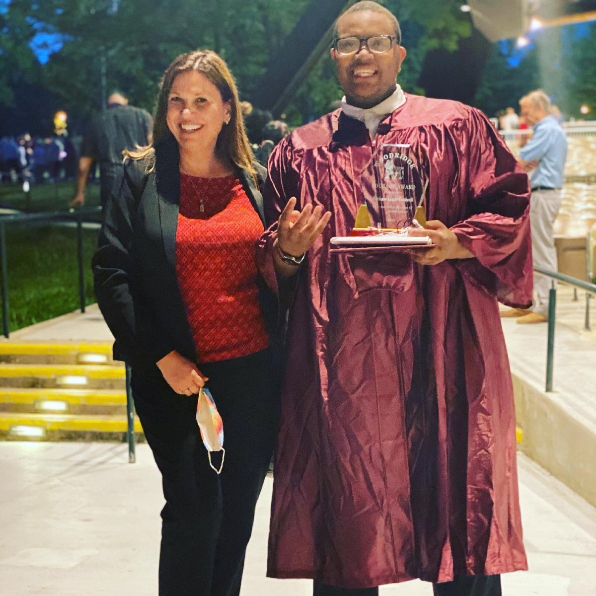 MrsSalyer_WHS's tweet photo. So proud of Mori, the Class of 2021 recipient of the Bulldog Courage Award! https://t.co/6oe7lShUpf