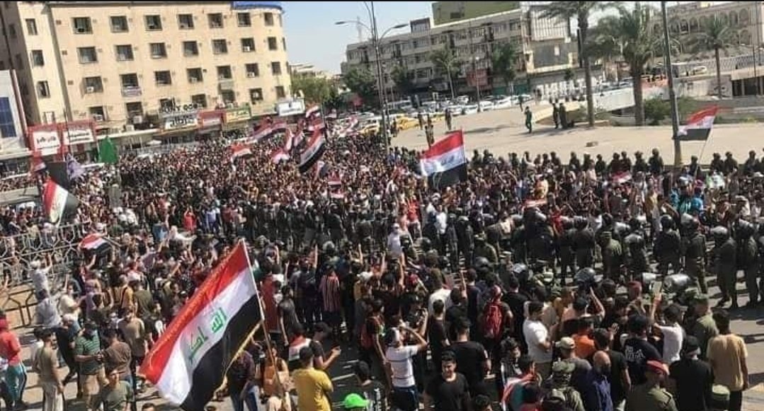 ManarHamdan18's tweet photo. أهالينا بالعراق الظلم زائل لا محالة ، الله يكون بعونكم ويحميكم من شرورهم وينتقم لقتلى شهدائكم 
#التحرير_تقمع 
#العراق_ينتفض 
#من_قتلني https://t.co/bqPoZqdez1
