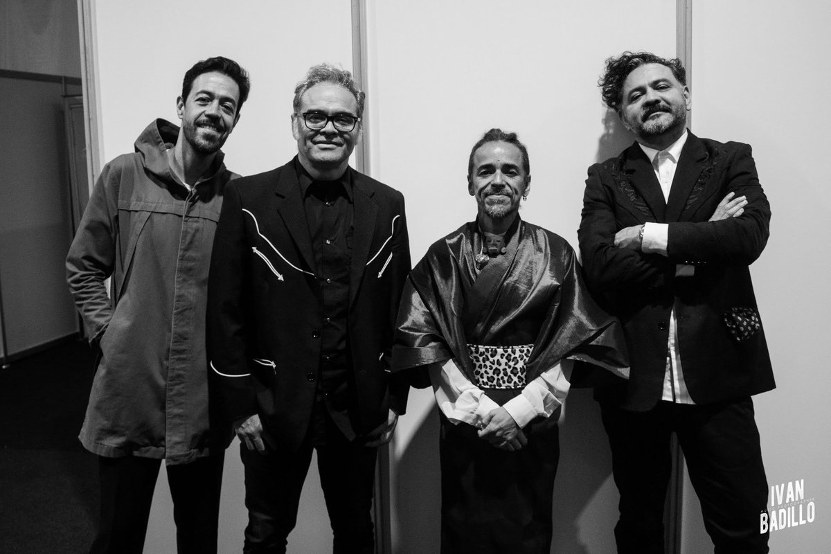 badilloph's tweet photo. Oye @PepeAguilar se que el viernes estarás en León, Gto. la verdad me gustaría poder fotografiarte en tu show, se que la reducción del aforo también afecto accesos de prensa, ojalá puedas ver mi trabajo y me des la oportunidad de colaborar para ti, te dejo algunas de mis fotos 🤟🏻 https://t.co/oh4Z7jneOY