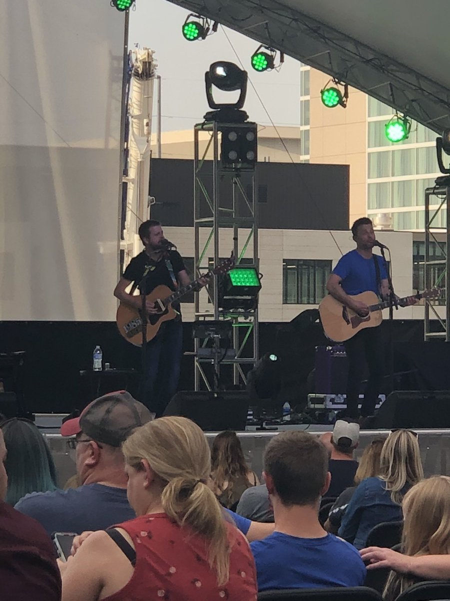 sharonhaider's tweet photo. @JRMooreMusic @SmithAndMyers  I made it!!! 🤙🏼 https://t.co/ShmjAYTxTG