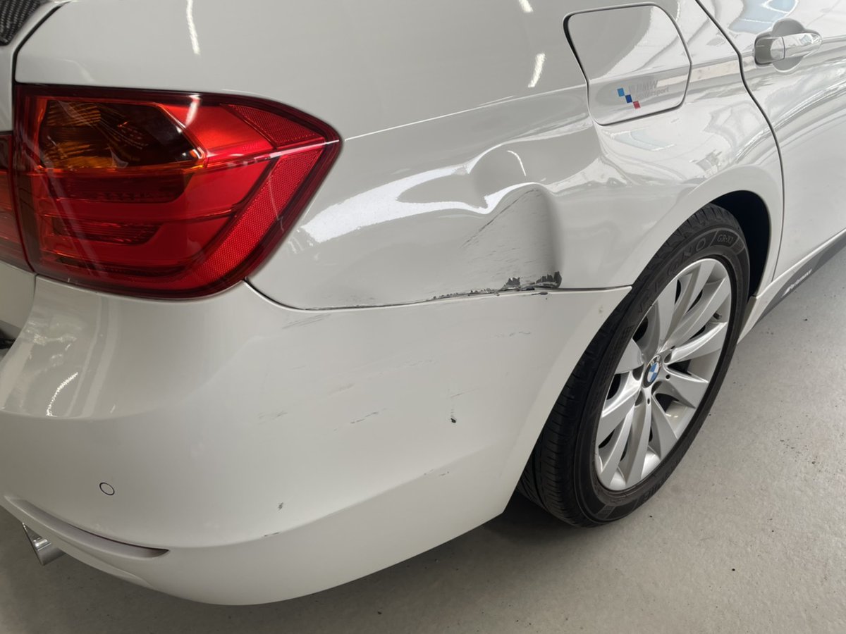 ট ইট র 板金塗装 ガレージローライド Bmw アクティブハイブリッドm3 右リヤ部事故 板金 塗装 修理 東京都昭島市よりご来店のお客様です 現在鋼板修正作業中です T Co Ipqxpk06xr ガレージローライド Bmw アクティブハイブリッド M3 輸入車