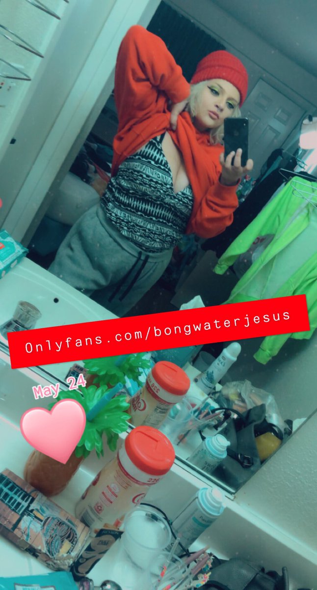 k_madilynn's tweet photo. Wanna see me strip all the way down? Onlyfans link โ> https://t.co/Uk3ti9nm01 #strip #tease #teasertuesday #onlyfans #reddit #avnstars #SellingContent #WorkFromHome #bodypositivity #camgasm #camgirl #beanietwt #nsfw #nsfwxRolePlay https://t.co/MORNpl7FPO