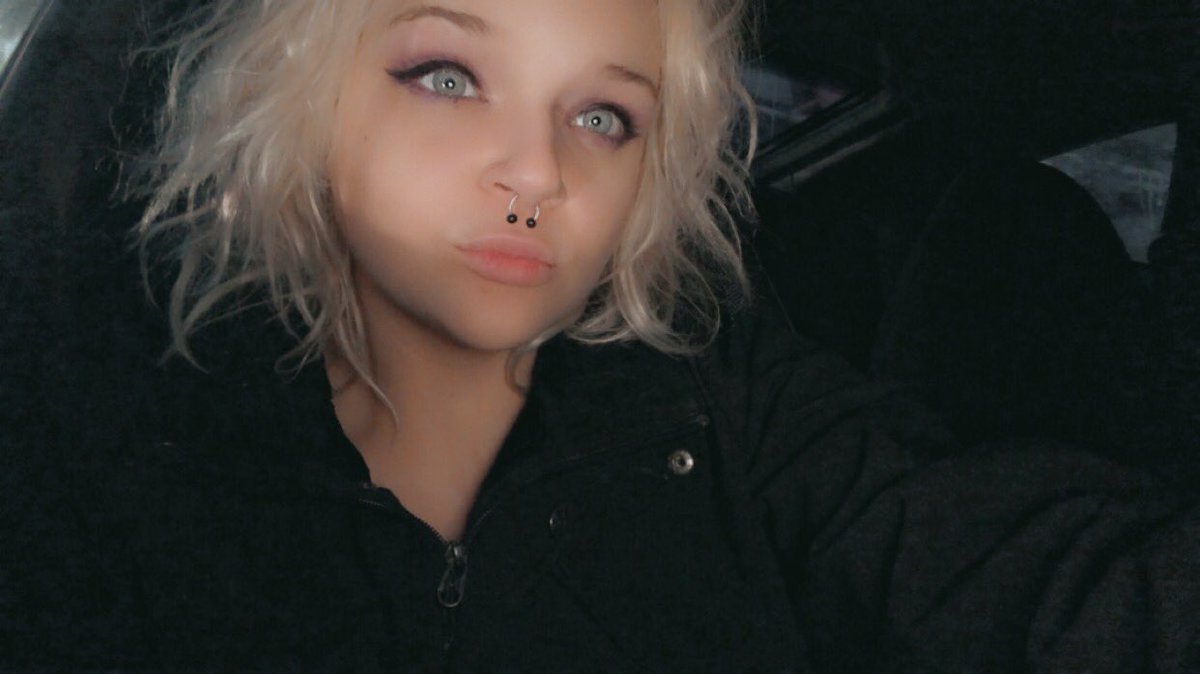 k_madilynn's tweet photo. $10/month make me holla #onlyfans #linkinthebio #asscheeks #of #PROMO #blondehotwife #AdultWork #sellingcontent https://t.co/NwXrXbYKcy