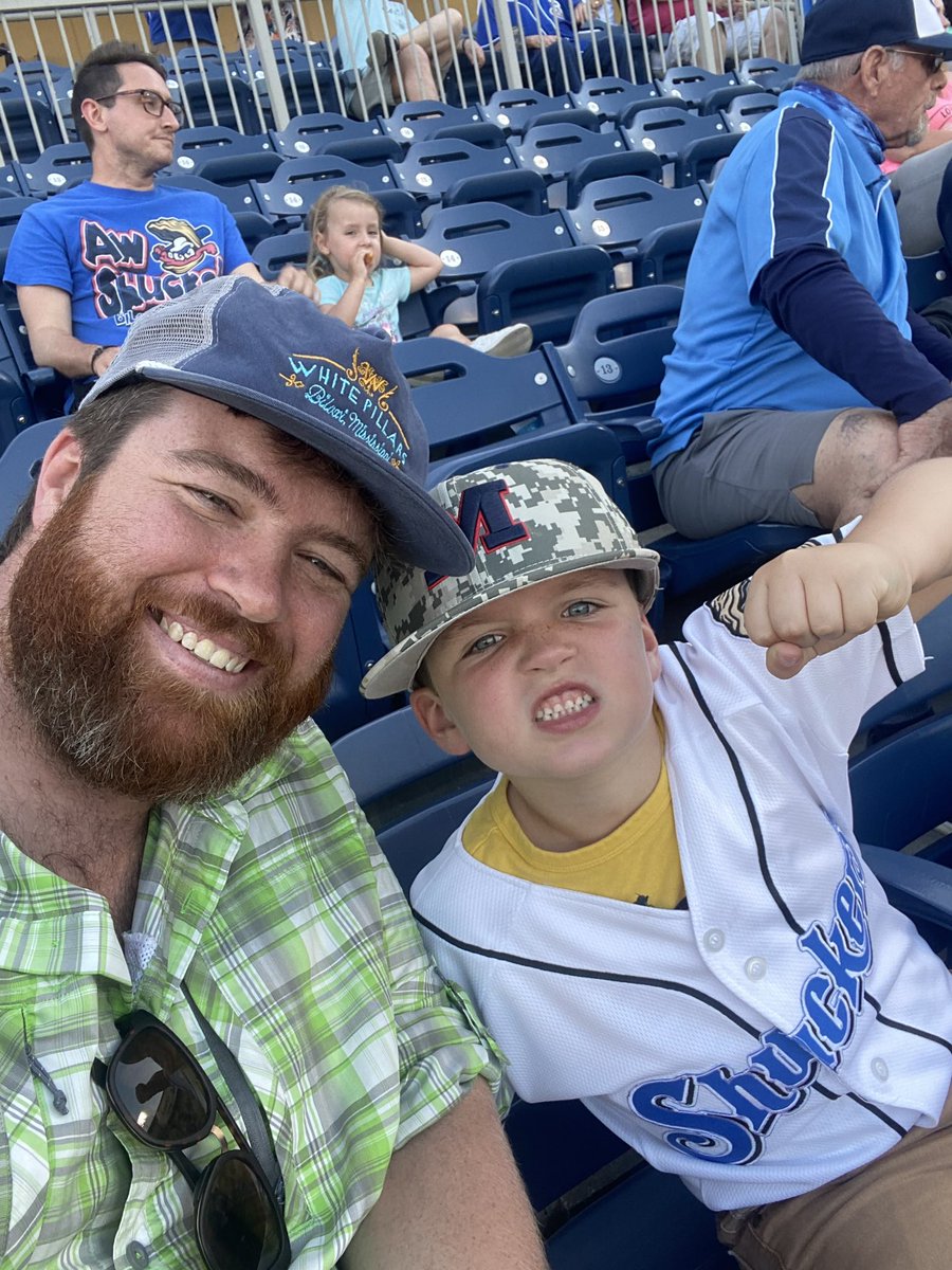 #shuckem #shellfie #supportlocal <a href="/BiloxiShuckers/">Biloxi Shuckers</a>  <a href="/WLOX/">WLOX</a>