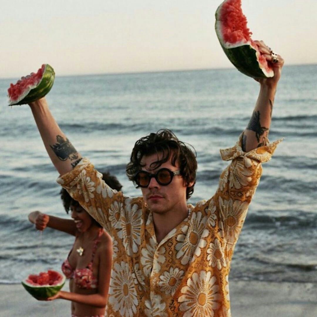 Summer vibes. 

I'm so ready to graduate.