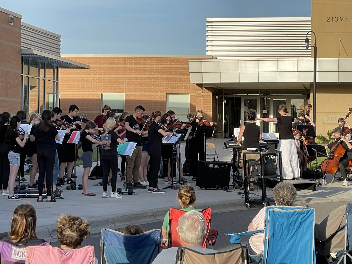 ForestLakeMS's tweet photo. We could have done with a bit less wind, but WHAT A PERFORMANCE this evening!!  BRAVO!!! https://t.co/MPZvzHzpuc