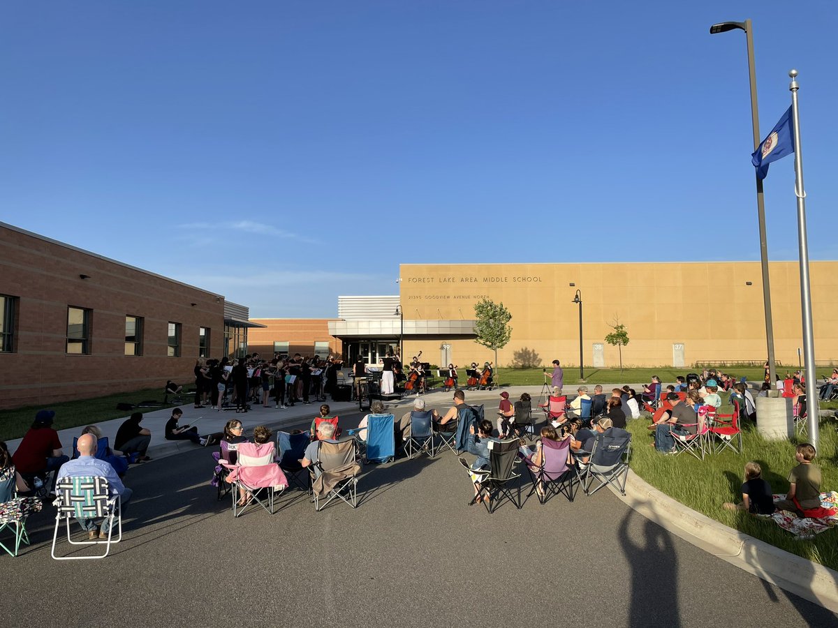 ForestLakeMS's tweet photo. We could have done with a bit less wind, but WHAT A PERFORMANCE this evening!!  BRAVO!!! https://t.co/MPZvzHzpuc